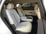 後席にもシートヒーター、シートベンチレーション装備です。