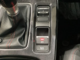 シビックの6MT車は、「INDIVIAL」「スポーツ」「ノーマル」「ECON」の4つのドライブモードスイッチがついています。シーンに合わせて最適な加速感を楽しめるドライブモードスイッチです。