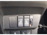 【両側パワースライドドア】両側がパワースライドドアになっており、運転席のスイッチやスマートキーでも開閉が可能です!開口部も広いので乗り降りも楽々♪