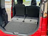 軽自動車ですが、後部座席のアレンジで大きな荷物も積み込み可能!