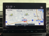 純正9インチ画面メモリーナビを搭載!情報量や検索スピードの速さが魅力的♪初めて行く場所も安心で快適なドライブをお楽しみいただけます♪