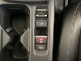 セレクターノブの下に、3つの異なる加速感を楽しめるドライブモードスイッチがついています。一般道、スポーツ走行、エコ走行など、シーンに合わせて最適な加速感を楽しめるドライブモードスイッチです。