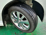 タイヤサイズは165/60R14です。日産純正アルミ装着です☆