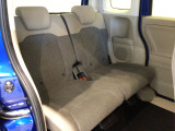 【後席】後席のお足元もとっても広いですよ!♪後席シートも乗り心地OK!ゆったり乗れます♪
