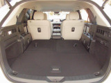 3列目シートを倒した状態です。広くフラットなスペースとなります。