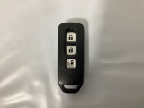 スマートキー付きですからドアロックの開閉およびエンジンスタートが楽々です。電動スライドドアの開け閉めもボタンで操作できます。
