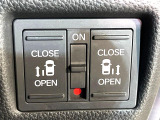 【両側パワースライドドア】スマートキーや運転席のスイッチで後席両側スライドドアの開閉が可能♪電動だから力を入れてドアを開ける必要が無く、小さなお子様でも簡単に開け閉めでき快適です♪
