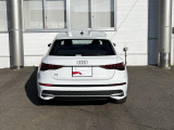 納車前の整備ではAudiが認定する資格を有するメカニックが納車前100項目もの厳しい点検項目を実施し安全で安心できるAudiをお届けいたします。