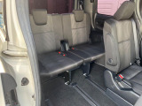 3列目シートはもちろん状態良好☆大人でもゆったりと座って頂けますので、大人数でのお出かけもラクラクです♪ご家族で、気の知れた仲間で、ドライブに行くのが楽しみですね♪
