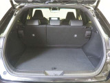 広々としたラゲージスペースを備えています。大きなものや長さのある荷物もしっかりと積み込めます。