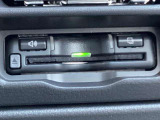 ETCももちろん搭載。いちいち料金所で停車する必要なんて当然ないです。スムーズにストレスなくドライブをお楽しみください。(※支払総額にセットアップ費用は含まれておりません。)