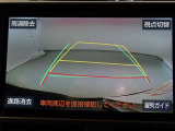 バックガイドモニターで、後方を確認しながら安心して駐車することができます。運転初心者も熟練者も必須の機能ですよ!