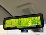 【デジタルルームミラー】後席の大きな荷物や同乗者で後方が確認しづらい時でも安心!カメラが撮影した車両後方の映像をルームミラー内に表示。クリアな視界で状況の確認が可能です!