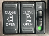 【両側パワースライドドア】スマートキーや運転席のスイッチで後席両側スライドドアの開閉が可能♪電動だから力を入れてドアを開ける必要が無く、小さなお子様でも簡単に開け閉めでき快適です♪