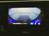 バックでの車庫入れも安心です! リアカメラが付いているバックモニター付のナビを装備しております。操作線もついており距離感も画面から確認できます。