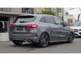 「B180」のホイールベースは2730mmで、「A180」と同寸。背の高いハッチバックモデルでありながら、Cd値は0.24と良好な数値を実現している。
