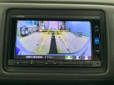 バックモニターで、後方を確認しながら安心して駐車することができます。※カメラが映し出す範囲は限られています。必ず車両周辺の安全を直接確認してください。