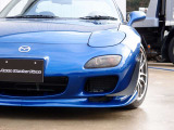 最終6型モデルのRX-7が入庫!修復歴も無い希少価値の高いモデルとなり、外装色は人気のイノセントブルー外装色。車高調、ENKEI製GTC01 17AW、柿本マフラーなど充実装備装備の一台