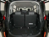 広々としたラゲージスペースを備えています。ライフスタイルに合わせていろいろな物を積み込めます!