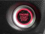 【プッシュエンジンスタート】スマートキーを携帯していればスイッチを押すだけで、エンジンの始動・停止が可能。キーをバッグから取り出して差し込む手間がいりません。