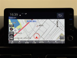 【純正9インチナビ】ホンダコネクトに対応した人気の純正9型ナビを装備。存在感のある大画面はインパクトも大!ナビ利用時のマップ表示も見やすく、テレビは臨場感がアップ!