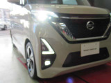LEDライトで夜のドライブもくっきりはっきり、安心して運転できます。