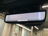 デジタルインナーミラー付き。後方視野角が広く、後席に同乗者がいても後方を確認しやすく安心です。