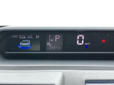 センターメーターを採用しております^^視線の移動が少なく、より安全な運転ができますね!