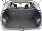 【ラゲッジスペース】しっかり容量が確保されていてます。バックドアも大開口で荷物の出し入れがしやすいです♪