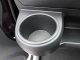 【据え置きカップホルダー】エアコン吹き出し口下部に設置されていますので使いやすさバッチリ!助手席から手の届くちょうどの位置です!
