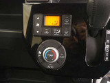 オートエアコン装備で暑さ寒さも快適コントロール(^^♪