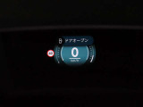 ヘッドアップディスプレイは視認性が非常に良く、運転時の視線を逸らさず様々な情報の確認が行えます。