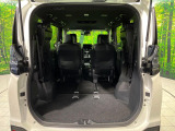 普段のお買い物や通勤、送迎等に十分な荷室スペースを確保しております。セカンドシートを倒すと、大きな荷物の積載も可能です♪