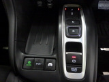扱いやすい位置に配置されたフロアオートマチックです☆CVTを採用で滑らかでスムーズな走りが楽しめますよ♪
