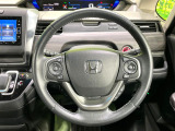 【純正革巻きステアリング】上質な革を使用することで、手にしっかり馴染みとても運転しやすいハンドルです♪