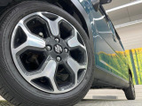 【純正アルミホイール】外観にマッチした純正アルミホイールを装着しております。各種社外アルミホイールや、スタッドレスタイヤも取扱いしております。是非ご相談ください♪