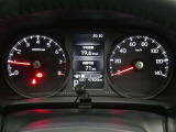 各操作スイッチは使いやすい位置に配置され、とっても見やすいメーターです。夜間時はラグジュアリーな気分にさせてくれる照明が魅力ですので、夜のドライブも楽しみになりますよ♪