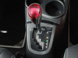 ハイブリッドカーは初めてという人も大丈夫!ガソリン車と同じ感覚でシフト操作できます!