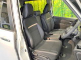運転席シート廻りは使用感も少なく、良好な状態となっています。前オーナー様が丁寧に使っていたことがよくわかりますね。