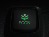 エンジン、エアコンなどを制御し低燃費な『ECONモード』に、また走りを楽しみたいとき、空調など快適性を重視したいときにはスイッチOFFで通常モードに切り替えができます!