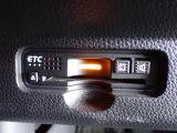 デザインスッキリのビルトイン『ETC』!高速道路の特典はもちろん、キャッシュレスなので料金所では徐行するだけで通過可能です!