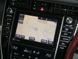 【8インチ純正ナビ】純正ナビを装備。タッチパネル式で使いやすく、詳細地図により目的地をピンポイントで設定できます。初めての道でも迷いにくく、ロングドライブも快適ですよ♪