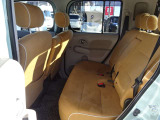 後部座席も気になるようなキズ・汚れやへたり等、大きなダメージはなく、良好な状態です。しっかりとクリーニング整備をしご納車いたします。