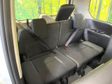 3列目シートはもちろん状態良好☆大人でもゆったりと座って頂けますので、大人数でのお出かけもラクラクです♪ご家族で、気の知れた仲間で、ドライブに行くのが楽しみですね♪