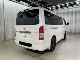 後ろから見ると車の印象も変わりますね♪