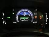 各操作スイッチは使いやすい位置に配置され、とっても見やすいメーターです。夜間時はラグジュアリーな気分にさせてくれる照明が魅力ですので、夜のドライブも楽しみになりますよ♪
