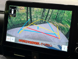【バックカメラ】駐車時に後方がリアルタイム映像で確認できます。大型商業施設や立体駐車場での駐車時や、夜間のバック時に大活躍!運転スキルに関わらず、今や必須となった装備のひとつです!