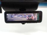 デジタルインナーミラー装備です!後席の同乗者や荷物で視界が狭くなる時や、雨天時、夜間、夕暮れ時でもクリアで広い後方視界を確保し、走行時の安全運転をサポートします。