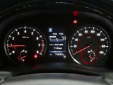 各操作スイッチは使いやすい位置に配置され、とっても見やすいメーターです。夜間時はラグジュアリーな気分にさせてくれる照明が魅力ですので、夜のドライブも楽しみになりますよ♪