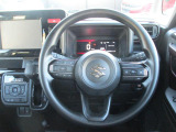 ステアリングは使用感少なくきれいな状態です